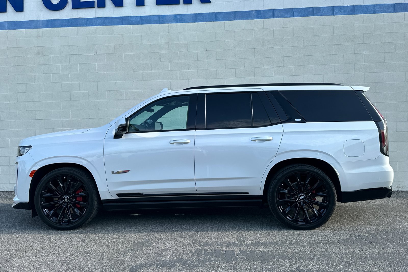Certified 2023 Cadillac Escalade V AWD/4WD image 7