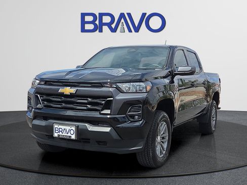 Used 2024 Chevrolet Colorado LT w/ LT Convenience Package AWD/4WD image 1