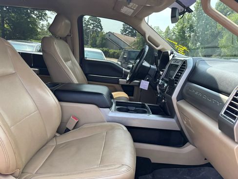 Used 2017 Ford F250 Lariat w/ Chrome Package AWD/4WD image 18
