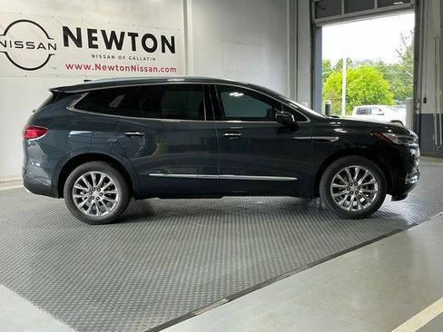 Used 2020 Buick Enclave Essence w/ LPO, Cargo Package FWD image 23