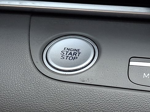 Used 2023 Hyundai Elantra SEL w/ Convenience Package FWD image 23