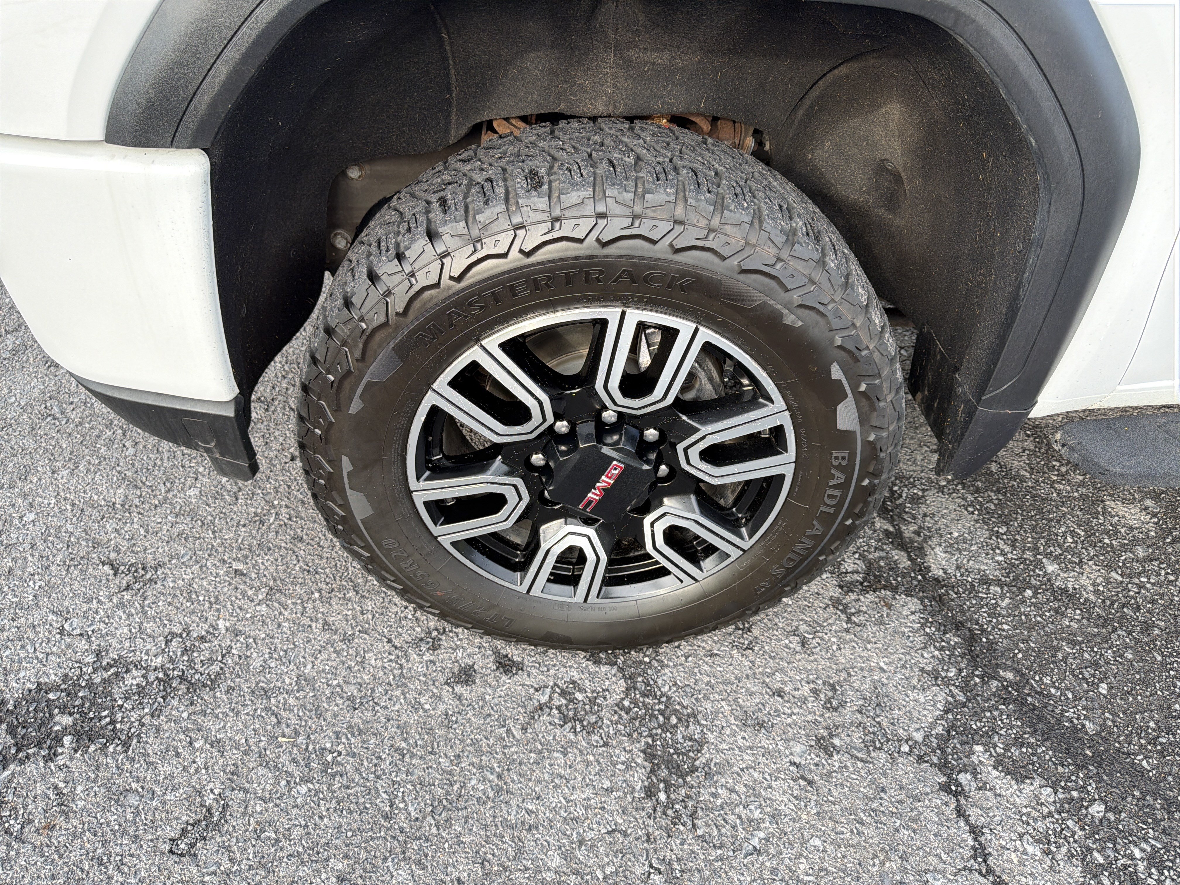 Used 2022 GMC Sierra 2500 AT4 AWD/4WD image 11