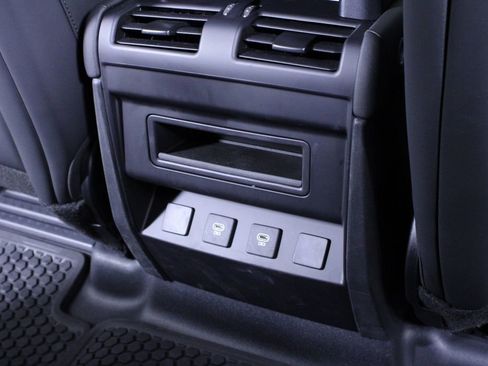 Used 2025 Land Rover Defender 110 S image 15