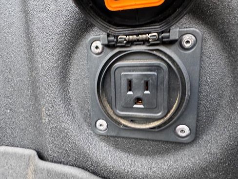 Certified 2023 Nissan Frontier PRO-4X w/ Pro Convenience Package image 11