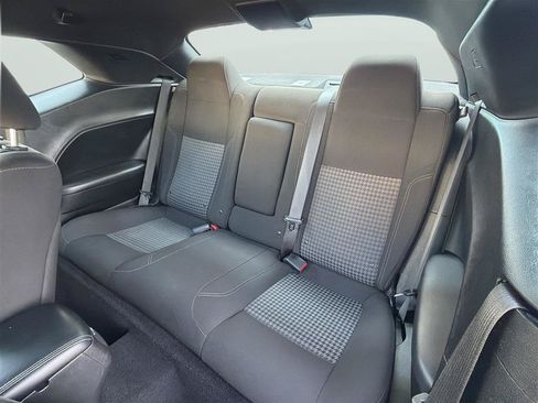 Used 2022 Dodge Challenger SXT RWD image 13