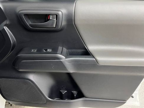 Used 2020 Toyota Tacoma SR AWD/4WD image 48