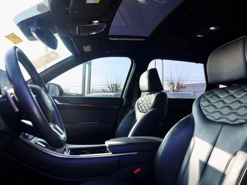 Used 2022 Hyundai Palisade Calligraphy image 17