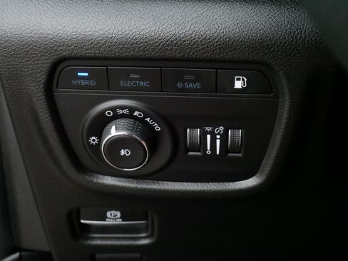 Used 2023 Jeep Grand Cherokee 4WD 4xe image 27