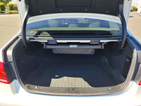 Used 2016 Mercedes-Benz E 350 Sedan image 36