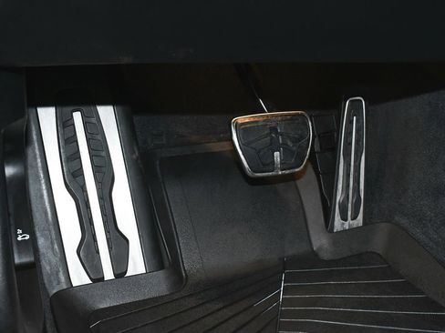 Used 2023 BMW M8 Gran Coupe xDrive Competition w/ M Carbon Exterior Package AWD/4WD image 24