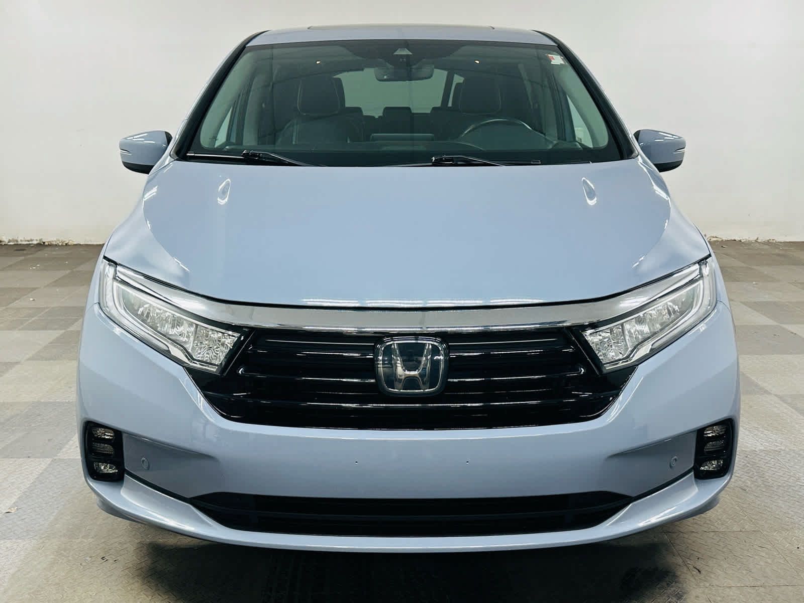 Used 2023 Honda Odyssey Elite image 2