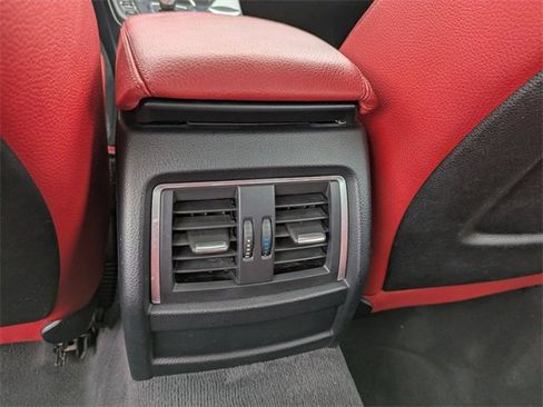 Used 2018 BMW 330i xDrive Sedan image 17