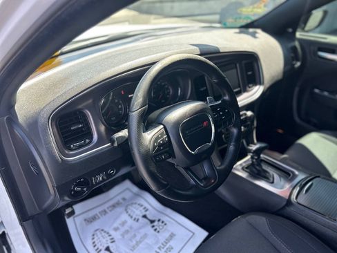 Used 2017 Dodge Charger R/T w/ Blacktop Package RWD image 9