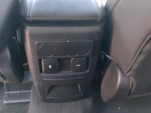 Used 2024 Ford Explorer XLT w/ Equipment Group 202A RWD image 16
