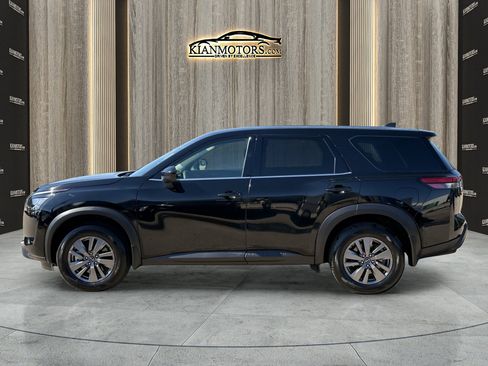 Used 2025 Nissan Pathfinder S FWD image 6