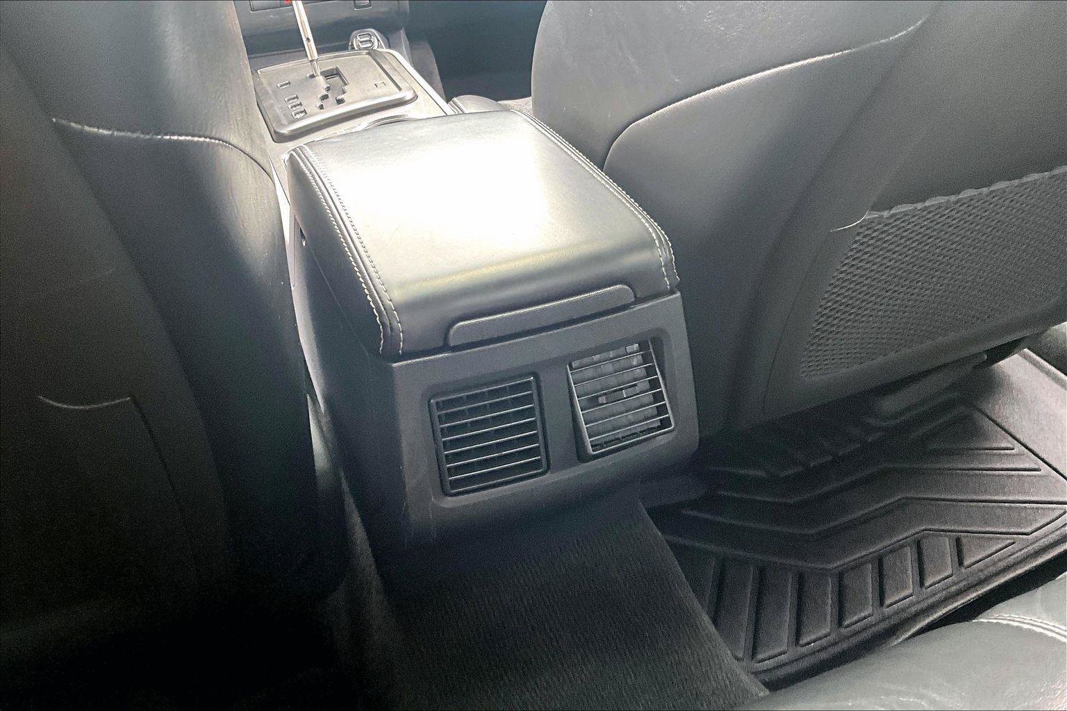 Used 2009 Dodge Challenger SRT8 w/ SRT Option Group II RWD image 11