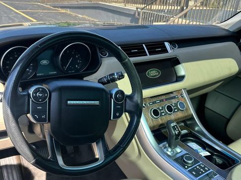 Used 2017 Land Rover Range Rover Sport SE AWD/4WD image 9