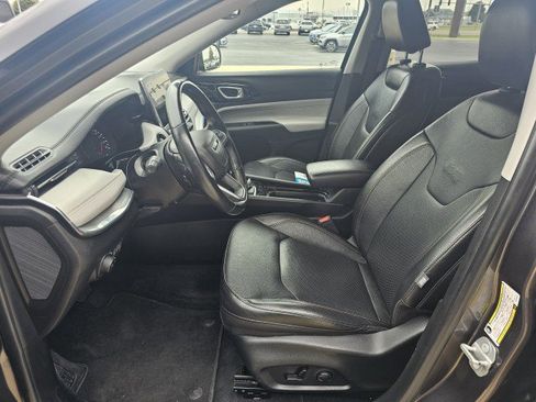 Used 2022 Jeep Compass Limited image 28