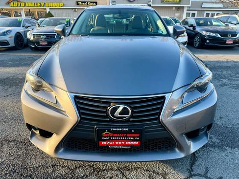 Used 2016 Lexus IS 300 AWD image 3