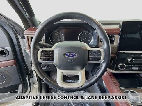 Used 2024 Ford Expedition Limited image 6