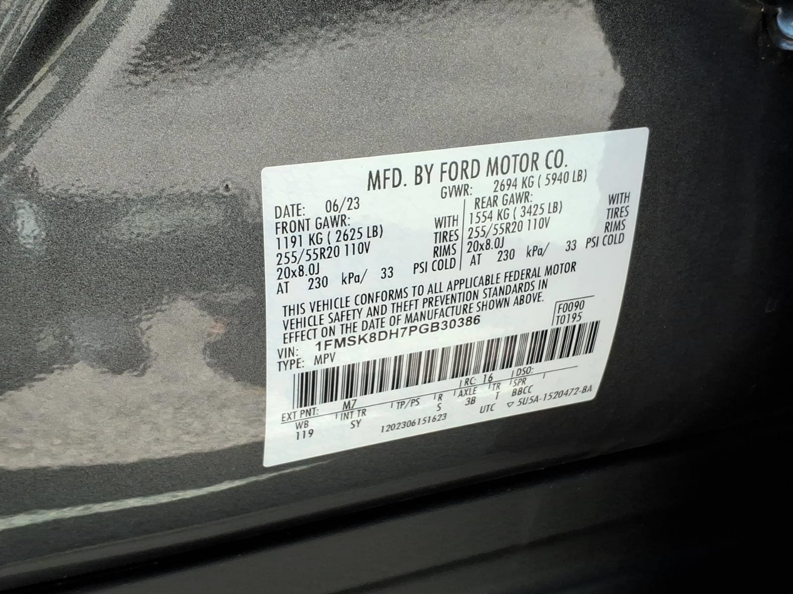Used 2023 Ford Explorer XLT w/ Equipment Group 202A AWD/4WD image 32