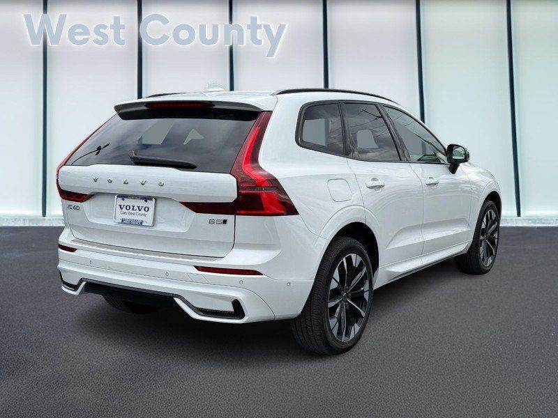 Used 2026 Volvo XC60 B5 Plus AWD/4WD image 4