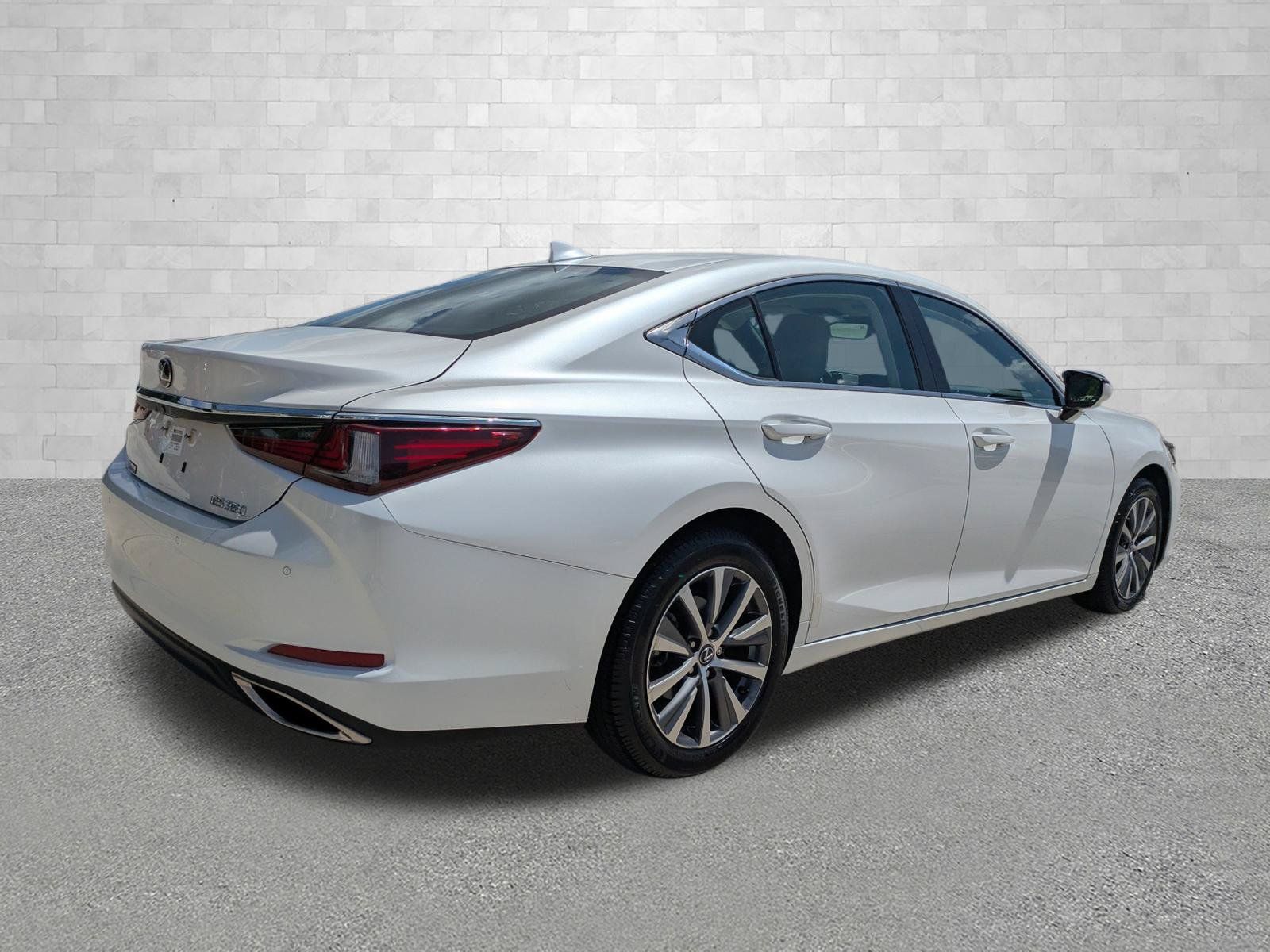 Used 2019 Lexus ES 350 w/ Premium Package FWD image 2