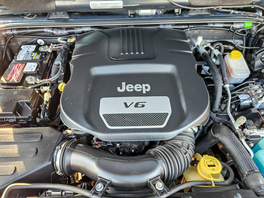 Used 2018 Jeep Wrangler Unlimited Sahara AWD/4WD image 20