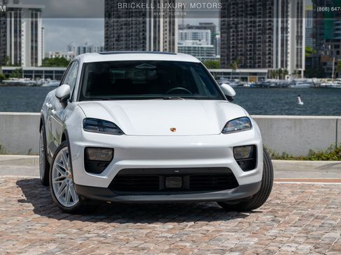 Used 2024 Porsche Macan 4 Electric AWD/4WD image 2