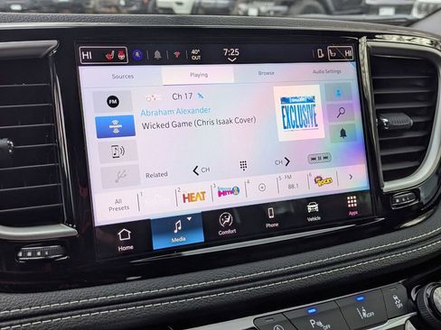 New 2026 Chrysler Pacifica Select FWD image 18
