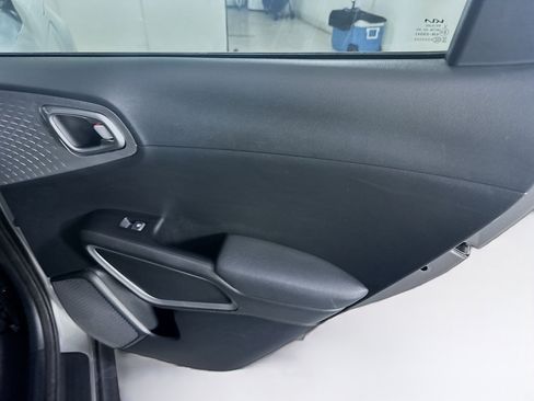 Used 2025 Kia Soul LX w/ LX Technology Package image 28