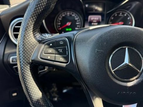 Used 2019 Mercedes-Benz GLC 300 4MATIC image 34