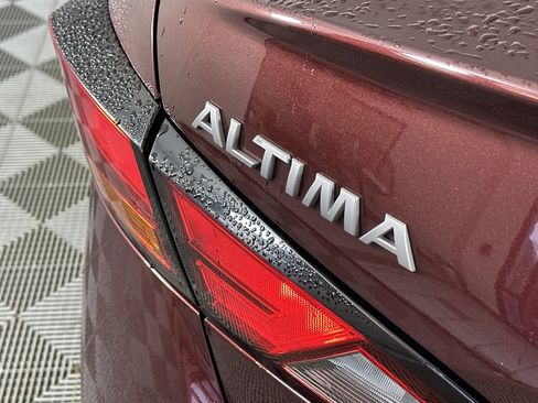 Used 2024 Nissan Altima 2.5 SV image 15