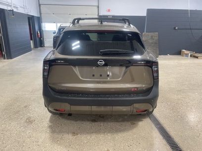 New 2026 Nissan Kicks SR w/ Cold Weather Package