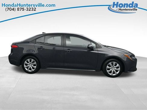 Used 2025 Toyota Corolla LE w/ Convenience Package FWD image 5