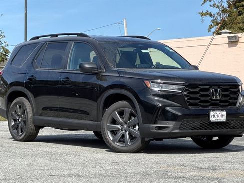 New 2025 Honda Pilot Sport image 2