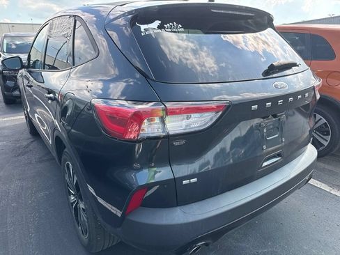 Used 2022 Ford Escape SE w/ SE Sport Appearance Package FWD image 4
