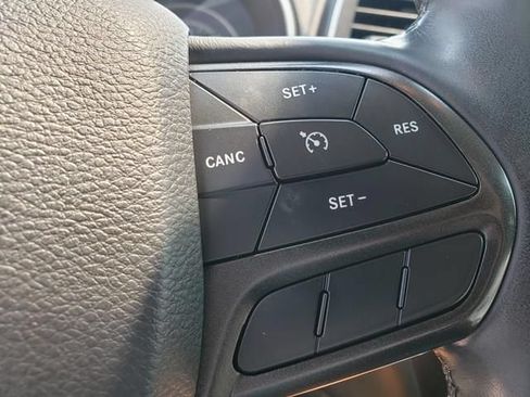 Used 2019 Jeep Cherokee Trailhawk w/ Cold Weather Group AWD/4WD image 24