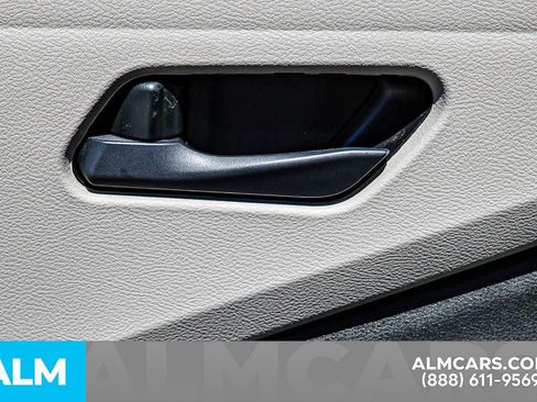 Used 2024 Nissan Pathfinder SV image 59