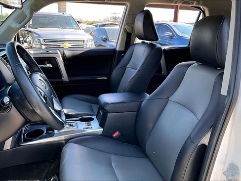 Used 2020 Toyota 4Runner SR5 Premium image 8