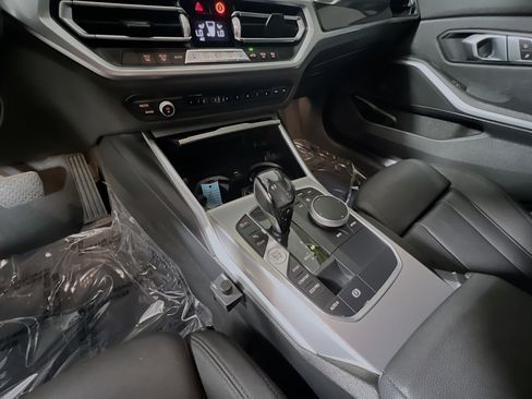 Used 2020 BMW 330i Sedan w/ Convenience Package image 25