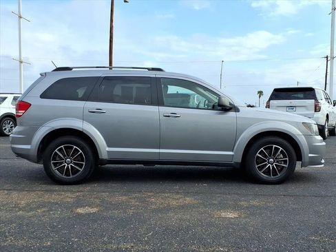 Used 2018 Dodge Journey SE w/ Connectivity Group image 8