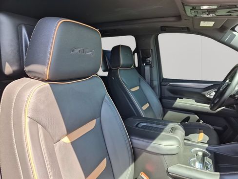 Used 2024 GMC Yukon AT4 w/ Technology Package AWD/4WD image 18