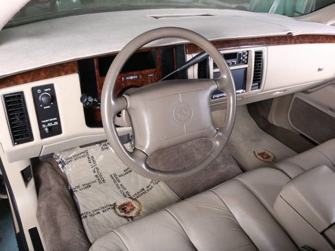 Used 1994 Cadillac Fleetwood Brougham RWD image 67