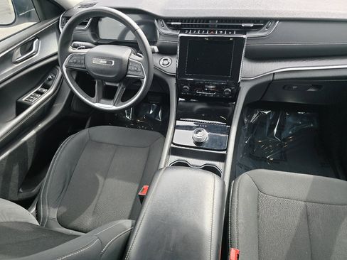 Used 2023 Jeep Grand Cherokee L Laredo image 28