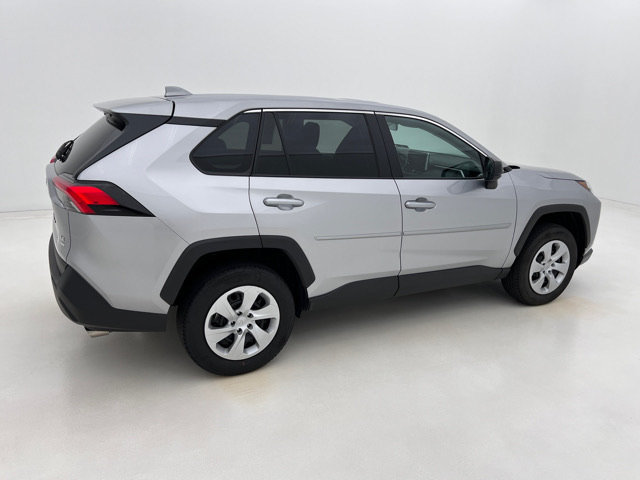 Used 2025 Toyota RAV4 LE AWD/4WD image 6