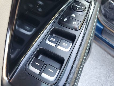 Used 2022 Kia Niro EX Premium image 19