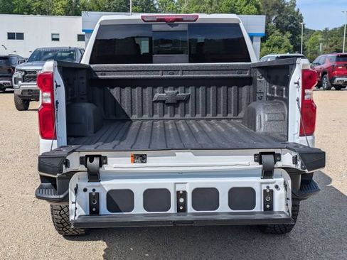 New 2026 Chevrolet Silverado 1500 ZR2 w/ LPO, Dark Essentials Package AWD/4WD image 32