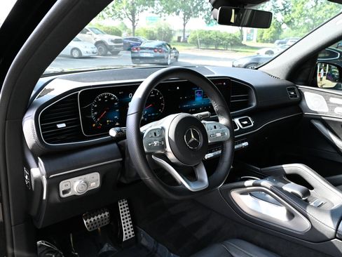 Used 2021 Mercedes-Benz GLS 580 4MATIC image 16