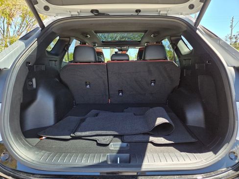 Used 2025 Kia Sportage SX image 15